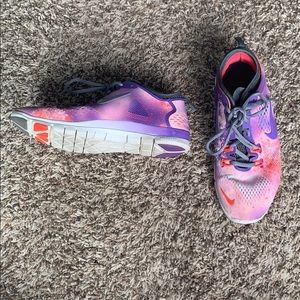 Used Nike tie die running shoes